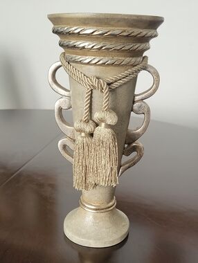Elegant Platinum-Colored Decorative Resin Vase